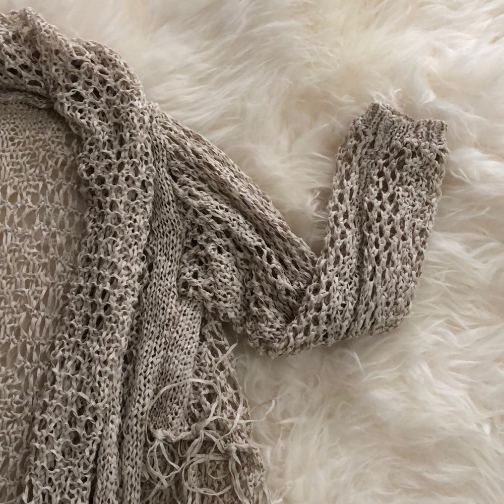 SAKS FIFTH AVENUE beige wrap with sleeves - Picture 4 of 6